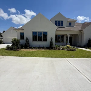 Jeff Paul custom home front foundation planting